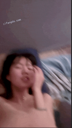 221851v7n65bzc60jjn3pp.gif